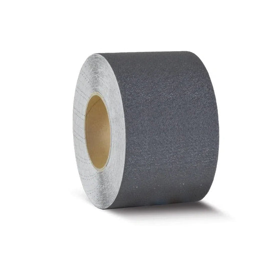 Skridsikker Tape - Rengøringsvenlig-Grå-Rulle 150mm x 18.3 meter.-R10 (Præget vinyl)