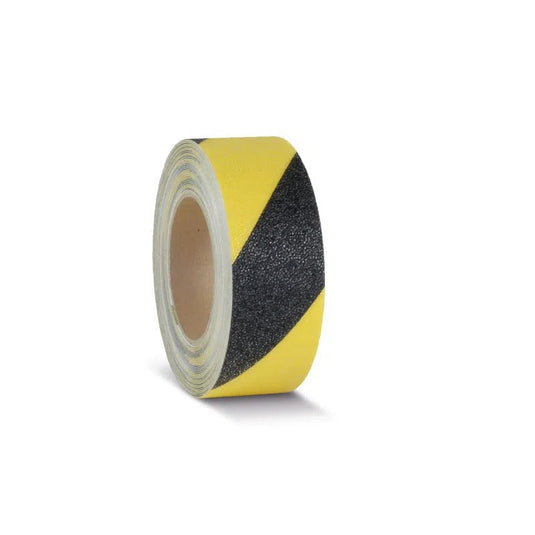 Skridsikker Tape - Rengøringsvenlig-Gul/Sort-Rulle 50mm x 18.3 meter.-R10 (Præget vinyl)
